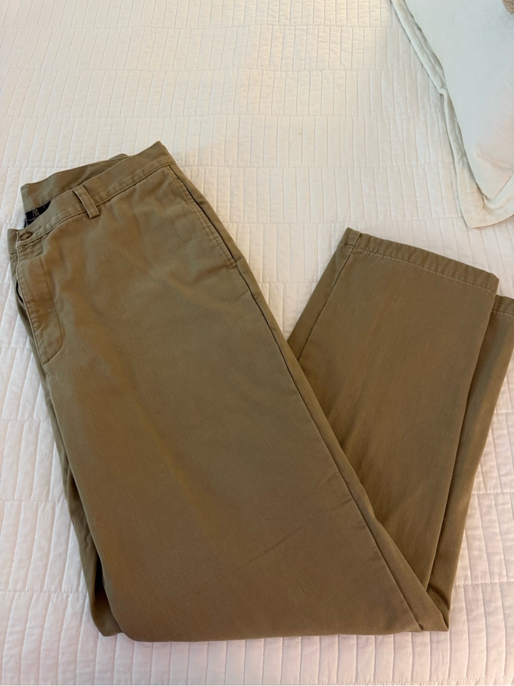 Classic Men's LL Bean Chino Pants in Olive/Brown